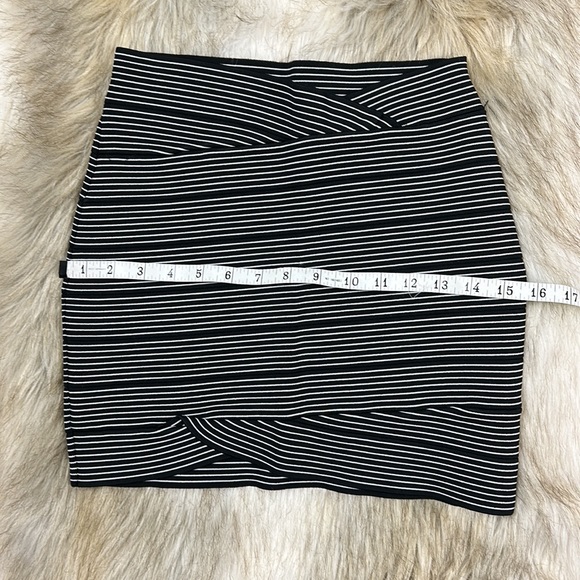 BCBGMAXAZRIA Black & White Stripped Bandage Mini Skirt, Medium - Picture 8 of 14